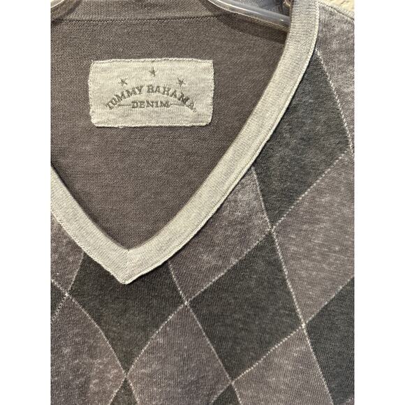 Men’s Tommy Bahama Gray Argyle V-Neck Sweater. Size XXL - Picture 2 of 4